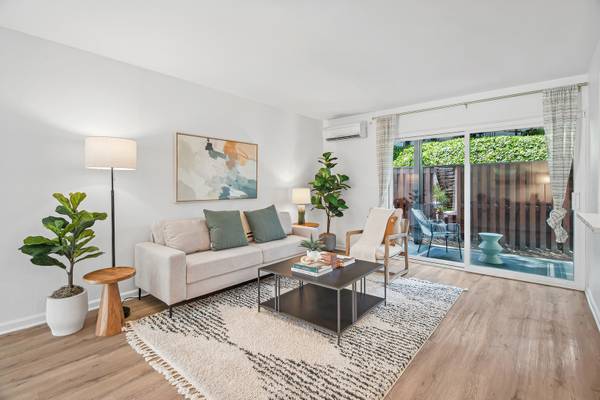 $2,945 / 2br - 962ft2 - On-site Maintenance and Management, Large Closets, Two Dog Parks (300 Rolling Oaks Dr, Thousand Oaks, CA)63800711588737120