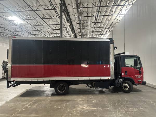 2012 Isuzu NPR18' Refrigerated Box Truck w/ Lift Gate 1