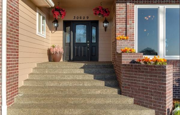 $2,200,000 / 7br - 7894ft2 - Camas Autumn Hills Estate: 5 Acres, River Views, 7 Beds (Camas)64297998167939121