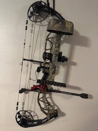 Bear Legend XR Compound Bow 1