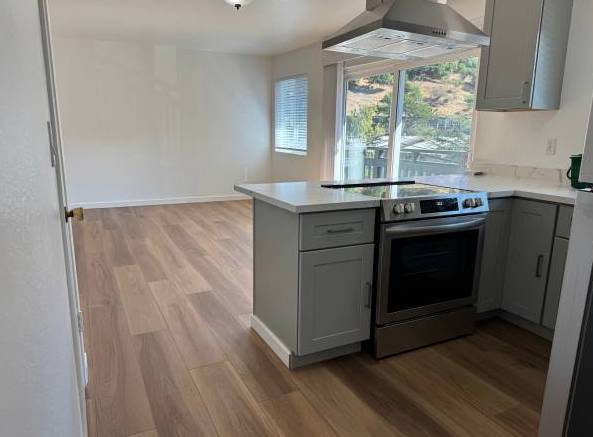 $1,030 / 2br - Recién remodelado en Tam Valley (mill valley)63813613326465120