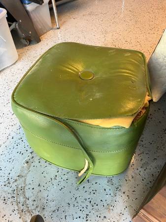 Green 1970s ottoman 1