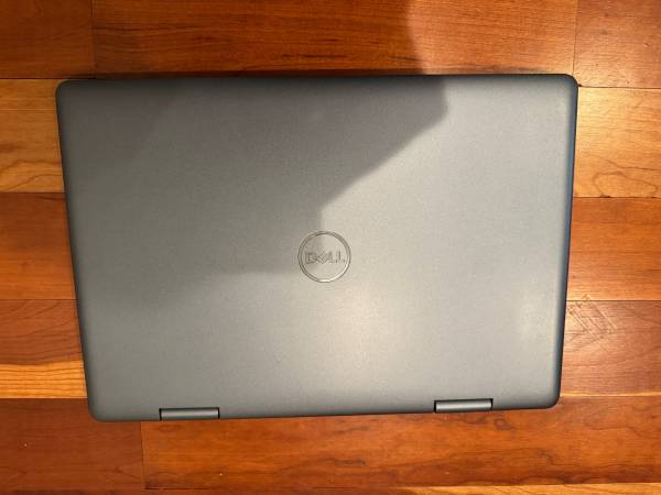 Dell Inspiron 14", portátil 2 en 1 con Windows 11 - 100 USD (mountain view)63471133033731123
