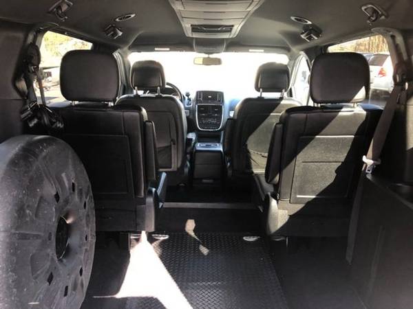 2017 *Dodge* *Grand* *Caravan* *GT* handicap wheelchair rear entry - $32,900 (Dodge Grand Caravan)63620340994307123