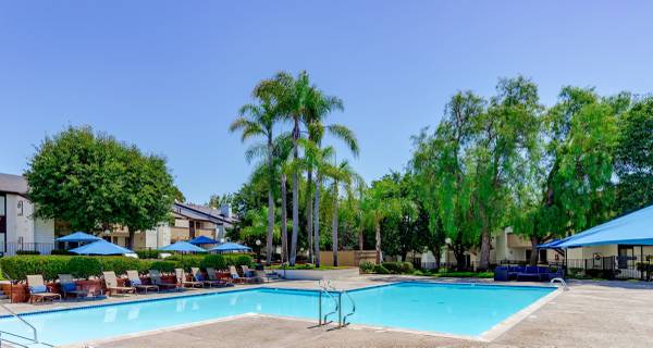 $2,175 / 1br - APARTMENT READY FOR MOVE IN! GREAT PRICE WON'T LAST LONG! APPLY NOW! (VISTA)63865701683073120