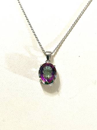 Colgante nuevo de topacio Mystic de 8 quilates, con collar de plata y juego de joyas a juego - $95 (Vacaville)63471042573571121