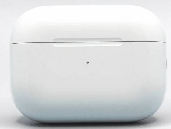 Apple AirPods prod 2 case 1