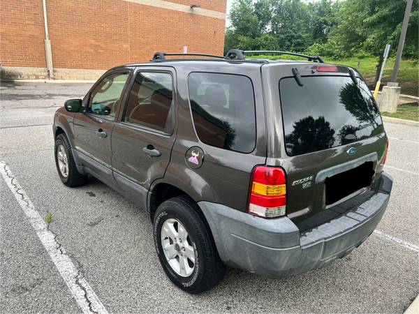 2007 Ford Escape XLT - $2,40063616178943363121