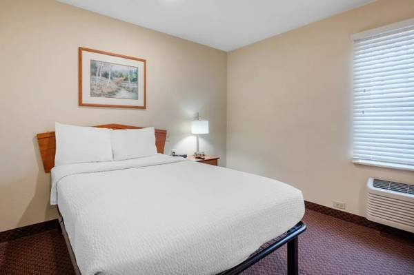 $840 / 1br - Monthly Special - Check In Today - No Lease, No Deposit, No Worries! (3131 University Drive NW, Huntsville, AL)63801834507905124
