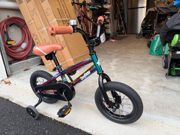 Bicycle. Ages 2-5 Years Old Boys Girls, 12 Inch BMX Style Kid's Bikes with Train 1