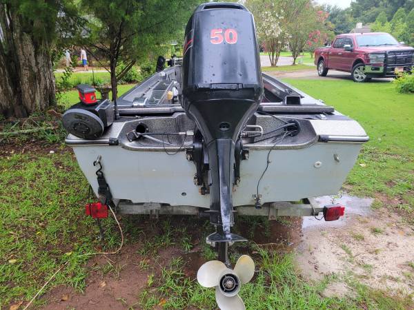 Cobra fishing boat - $4,500 (Dothan)63440421381635123