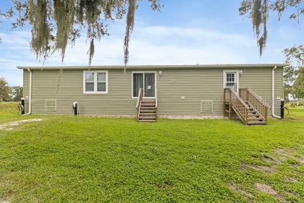 $2,500 / 3br - 6981 SE HWY 31 (Arcadia)64151005460097121