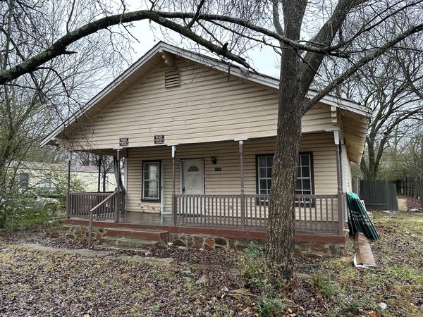 $109,900 / 3br - 111 W 8th Street, Waldron, AR 72958 Home for sale! (Waldron)64149642879747124