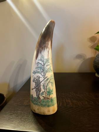 Vintage Hand Carved Scrimshaw Horn Hunting Scenes Signed 1