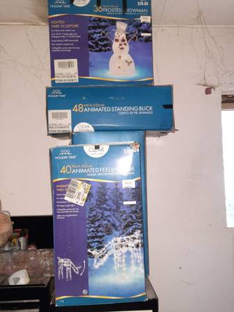 Animated Christmas deer and snowman 1