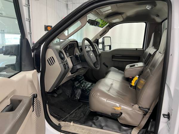 2008 Ford F550 POWER STROKE - Photo 8