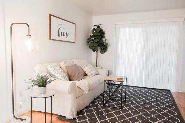 $2,249 / 2br - 900ft2 - Light-filled Rooms, Near Shopping, Dining, and Recreational Activities (santa rosa)63834323304705122