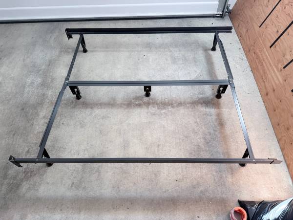 Queen Size Bed Frame 1