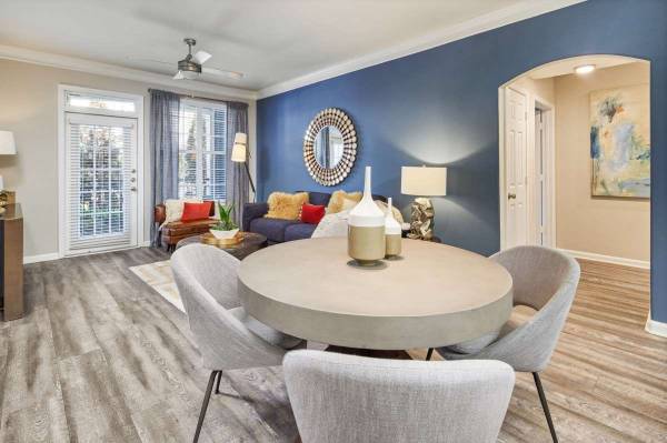 $1,995 / 2br - 1061ft2 - Gorgeous 2 bed, 2 bath townhouse available now at IMT Buckhead on 26th (Atlanta)63964128722947124