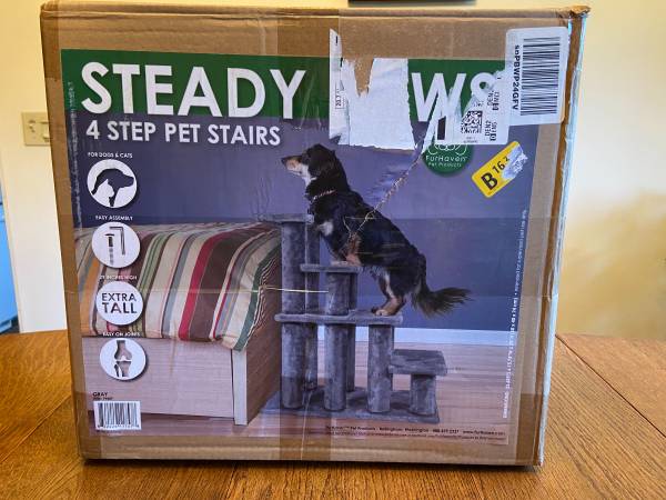 Furhaven Steady Paws Multi-Step Pet 4-Step Stairs. ** NEW ** 1