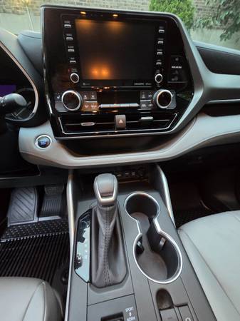 2020 Toyota Highlander XLE - $30,000 (Cold Spring, KY)63470602208387124
