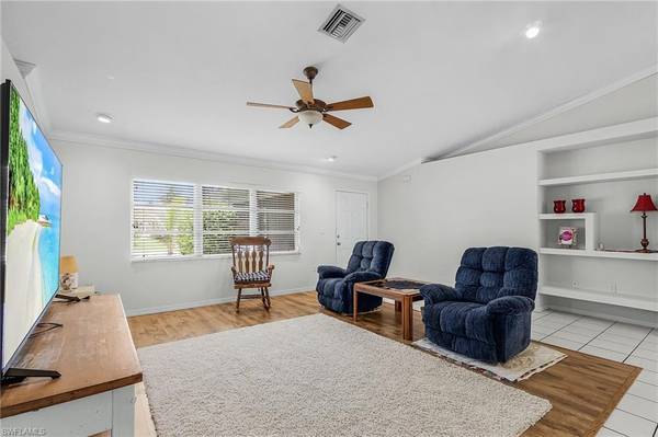 $492,900 / 3br - 1622ft2 - Su hogar soñado en Bonita Springs Fl. ¡Sin HOA, sin zona de inundación! (Bonita Springs, FL)63862609164801121
