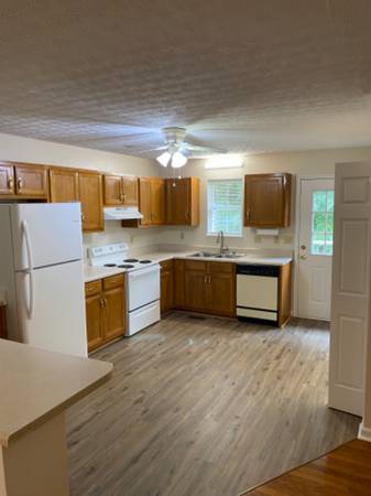 $1125.00 / 2br - 1000ft2 - 2 Bedroom, 2 Bath Duplex64018298194819120