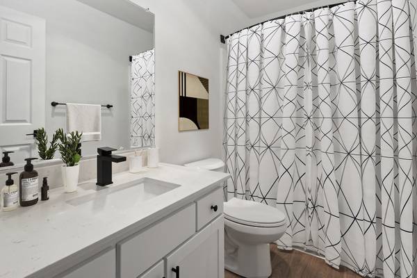 $1,635 / 1br - 660ft2 - One month free! Wood fireplace, large patio, pet friendly (Portland, Beaverton, Tigard, Murray Hill)63867270103681122