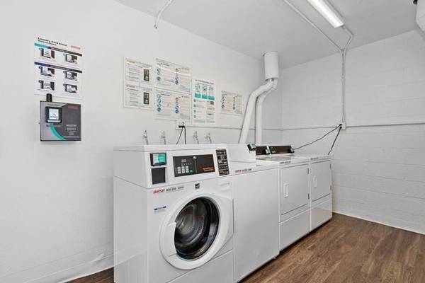 $200 TOTAL MOVE IN!* GET UP TO 10 WEEKS FREE! 1