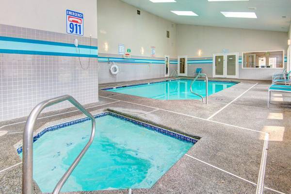 $1,713 / 1br - 708ft2 - Spice Up Your Life at Centrepointe! Discounts for Boeing and Military! (Everett)63688443687171120