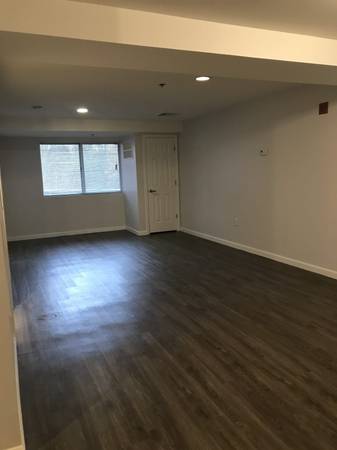 $1,900 / 1br - 790ft2 - Scenic View, Cable Ready, Secure Access (180 Woodbury St, Manchester, NH)63932188237315123