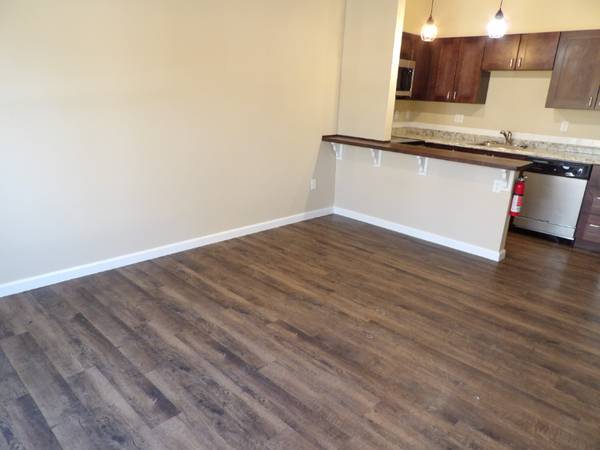 $1000.00 / 1br - ADA- Unidad de 1 dormitorio en el centro de Colorado Springs63658263799171121