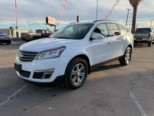 2017 Chevrolet Traverse LT 1