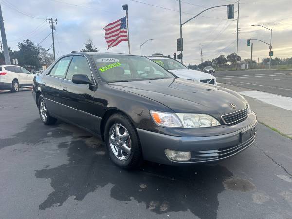 1997 LEXUS ES300 BLACK ON BLABK 4-DR SEDAN. - $3,798 (Vallejo/ American Canyon)63654704974849120