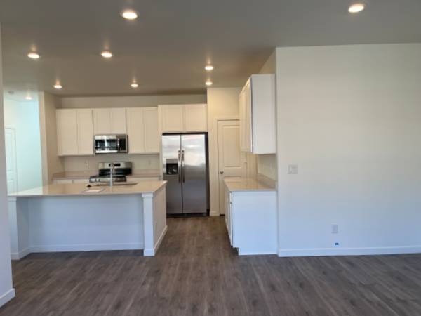 $3050.00 / 3br - 2769ft2 - Townhouse moderna de 3 habitaciones en Parker | 2.5 baños, disponible ahora, $3050 por63844743020163124