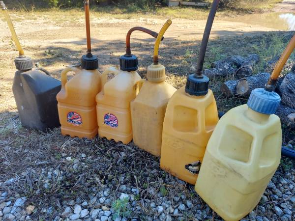 5 gal fuel cans 1