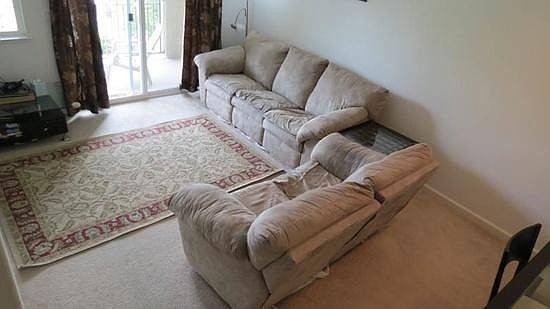 Room for rent in a beautiful townhouse 1