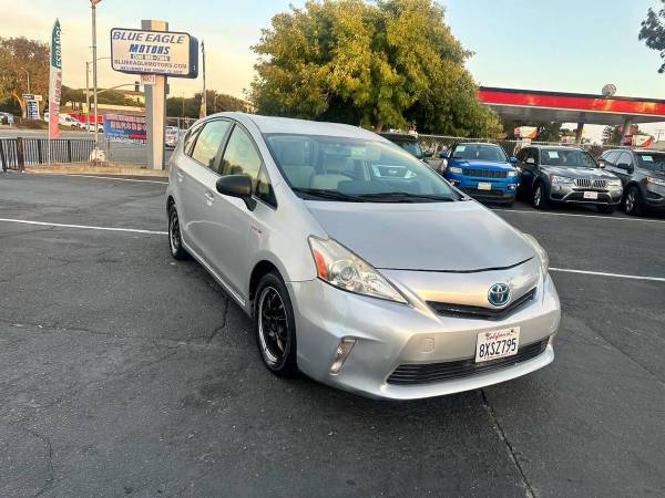 2014 Toyota Prius v Two 4dr Wagon Quality Vehicles! S, HABLAMOS ESPA - $8,350 (+ Blue Eagle Motors)63654703350273121