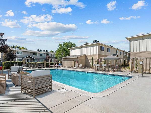 Open Layout, Outdoor Playground, Picnic Area 1