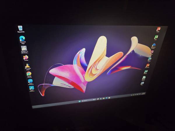 HP SFF DESKTOP COMPUTER WINDOWS 11 PRO 1