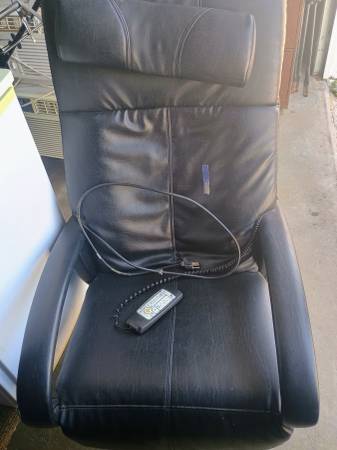 Massage chair w/remote 1
