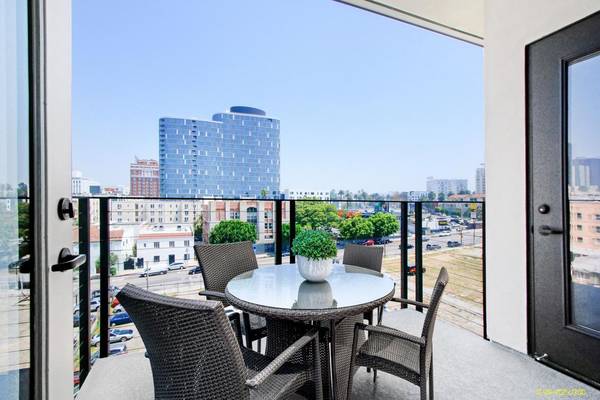 $3,350 / 2br - 1000ft2 - Brand New 2 Bedroom 2 Bath in Koreatown + Balcony + Walk-in Closets (Koreatown)63953216298371121