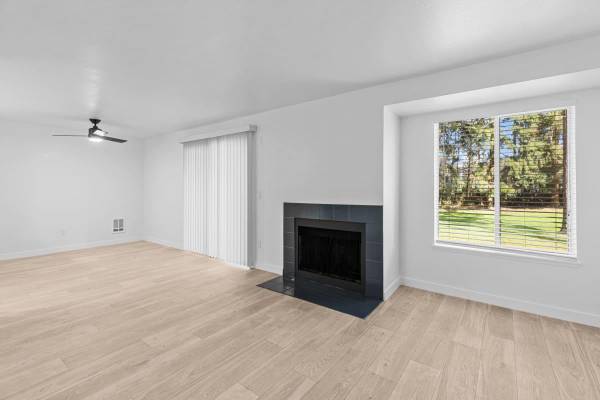 $2,995 / 2br - 984ft2 - The Wait is Over! New Clubhouse Opening at Elevate Apts - April 2025! (Lynnwood)63934419772162122