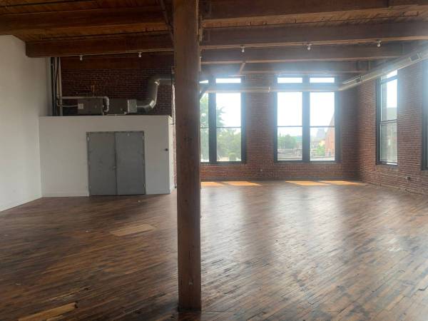 $2,450 / 2100ft2 - Jasper Studios - 401 (Kensington)63666781773185123