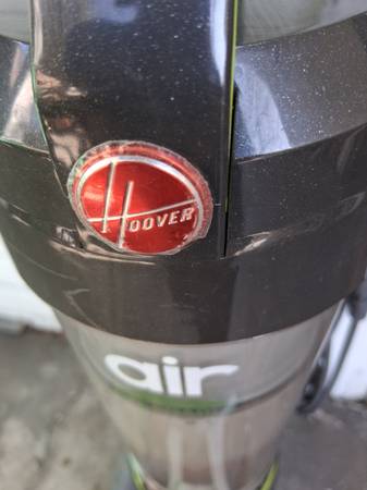 Hoover WindTunnel Air Steerable In-Depth Vacuum (UH72400) 1