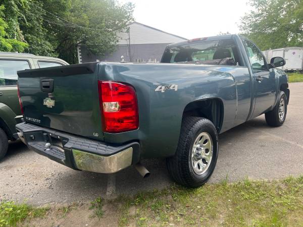 2009 Chevy Silverado 1500 4x4 1 dueño 92,000 millas - $5,500 (Mass / línea NH)63615276362881123