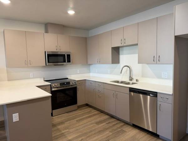 💙 Modern Apartments! Utilities Included! Arrowleaf Apts. Coming Soon! 1