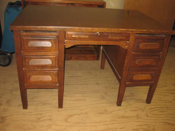 Solid Oak Desk 1