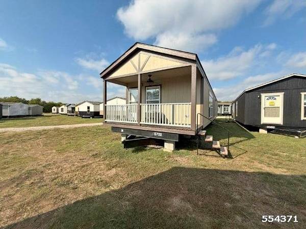 2 Bed / 2 Bath Oak Creek Porch Model REPO 1