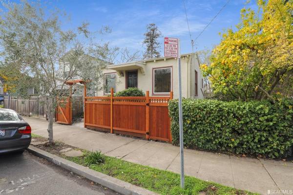 $2,000 / 1br - 888ft2 - Charming Berkeley home in a creekside setting (berkeley)63946668870914120